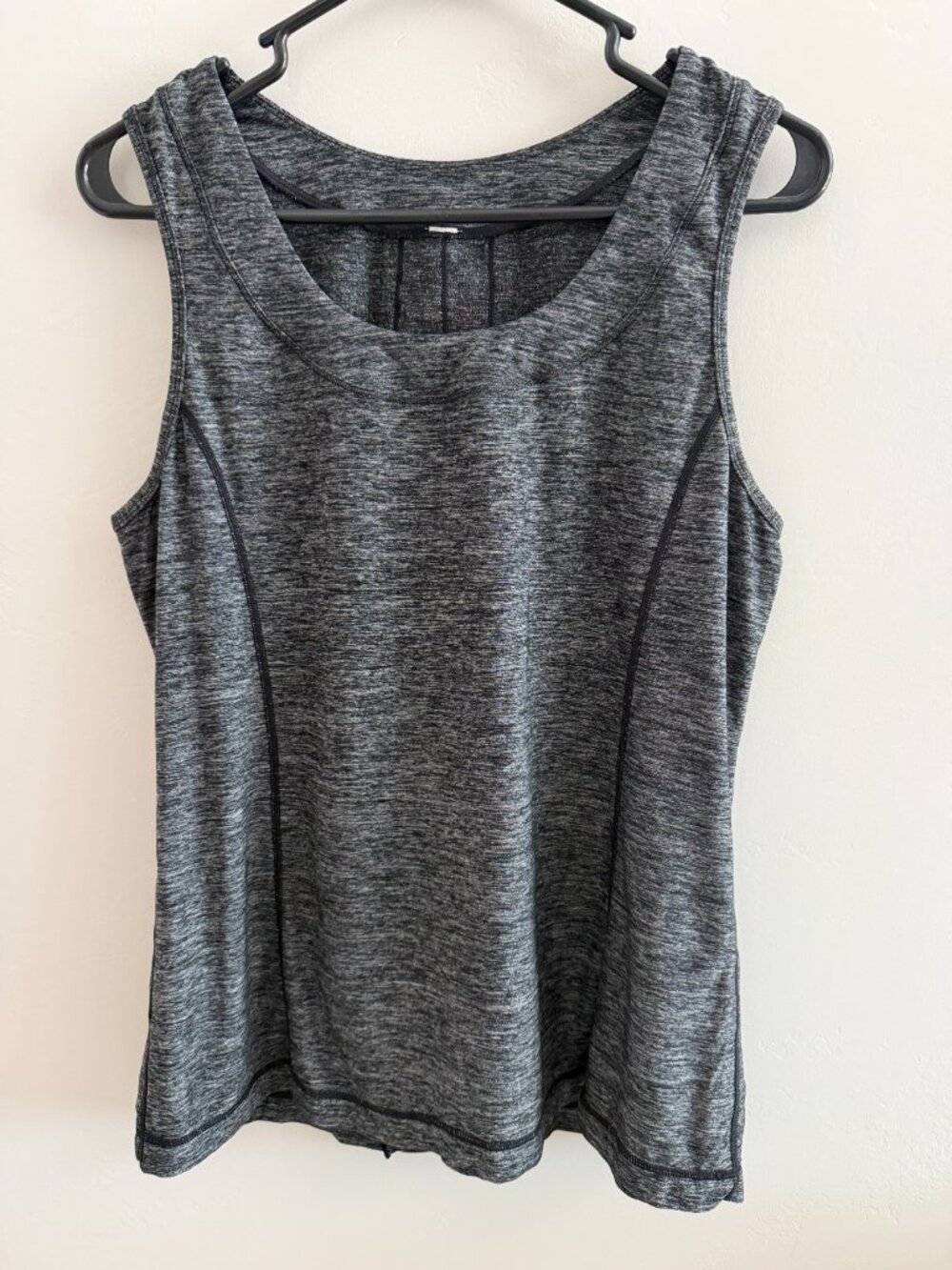 Lululemon Tank Top Women's 8 Gray Space Dye Scoop Neck Ruffle Back Athletic